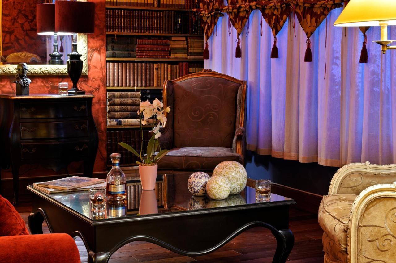 Hotel Demeure Loredana Сен-Флоран Экстерьер фото