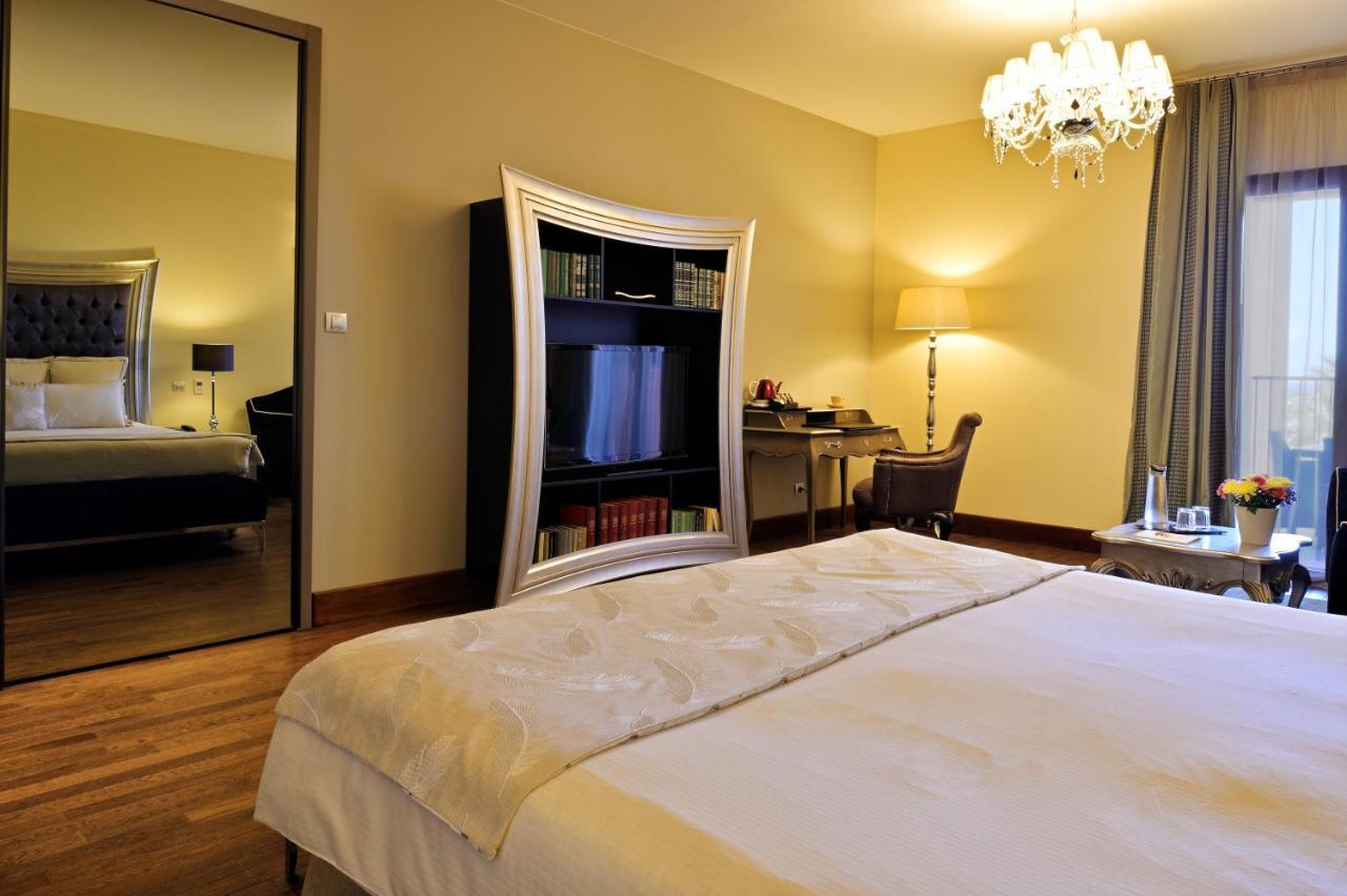 Hotel Demeure Loredana Сен-Флоран Экстерьер фото
