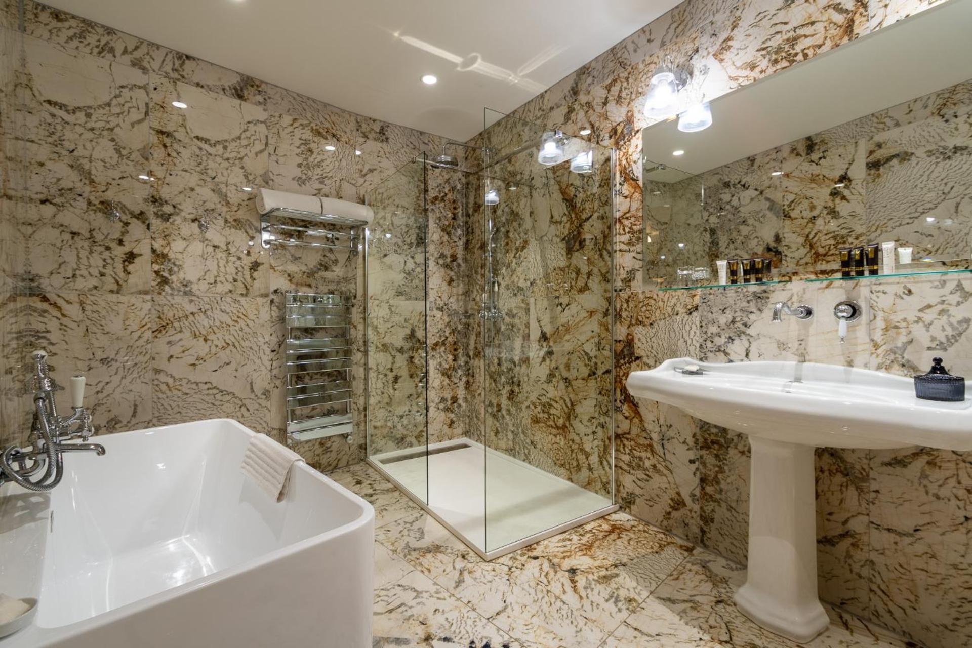 Hotel Demeure Loredana Сен-Флоран Экстерьер фото