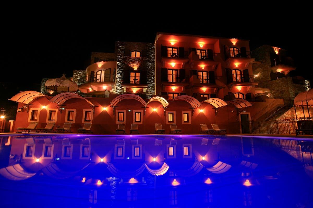 Hotel Demeure Loredana Сен-Флоран Экстерьер фото
